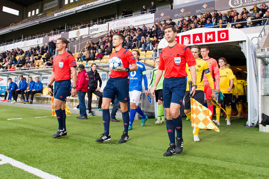 under en fotbollsmatch i U19 UEFA Youth League mellan