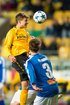 Elfsborgs Filip Varenhed nickar bollen