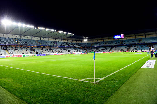 Stadion fylls på