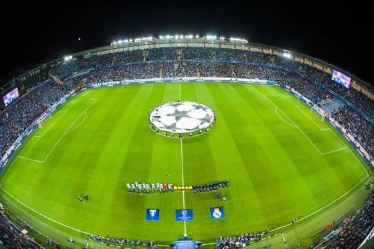 Översiktsbild över Swedbank Stadion när lagen ställer