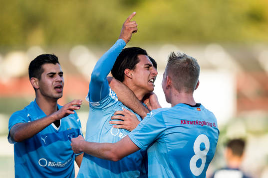 Malmö FFs Isak Redzic (m) jublar