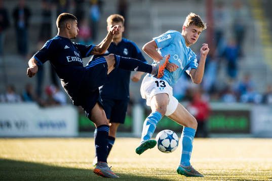 Real Madrids Mathias Rodriguez och Malmö FFs Mattias