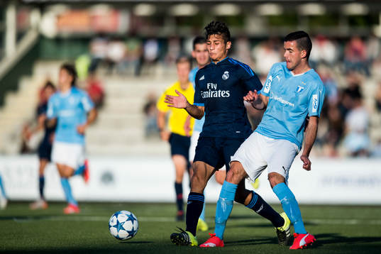 Real Madrids Alejandro Salto och Malmö FFs Granit Stagova