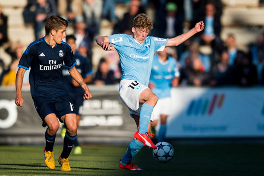 Real Madrids Jaume Grau och Malmö FFs Teddy Bergqvist