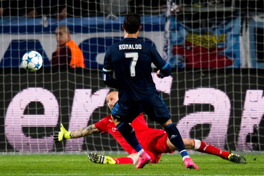 Real Madrids Cristiano Ronaldo gör 0-1 bakom Malmö FFs