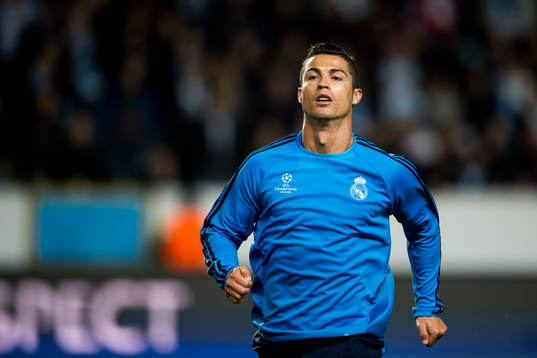 Real Madrids Cristiano Ronaldo värmer upp