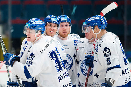Leksands spelare jublar