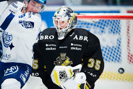 s målvakt Robin Rahm släpper in 6-3 av Martin Grönberg