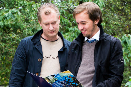 Djurgårdens evenemangsansvarige Mats Jonsson och Filip