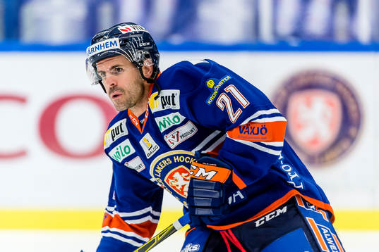 Växjös Cory Murphy värmer upp