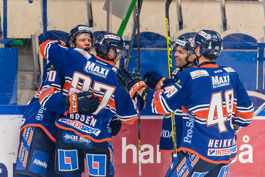 Växjös Richard Gynge jublar