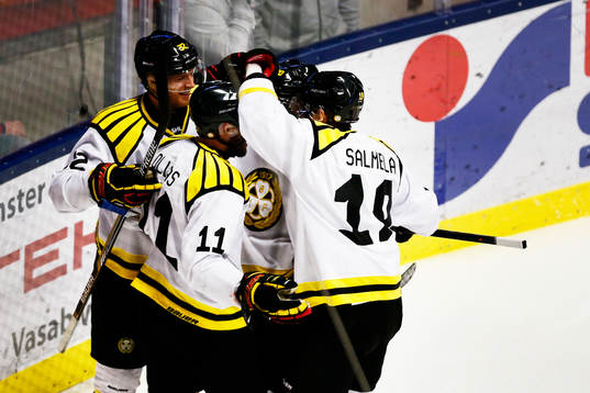 Brynäs Jesper Ollas jublar