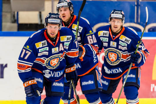 Växjös Alexander Johansson jublar
