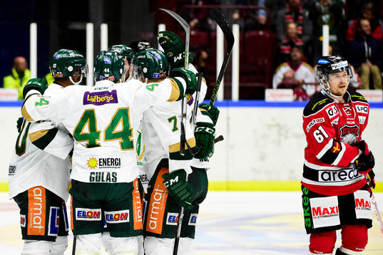 Färjestads Robbie Earl jublar