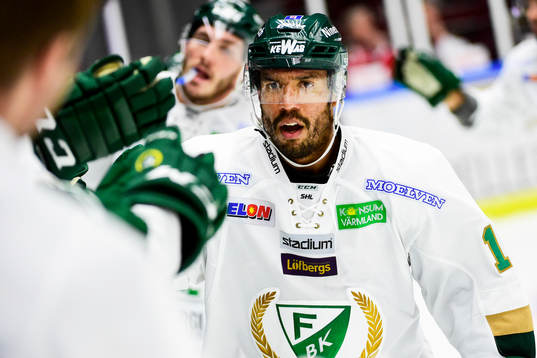 Färjestads Robbie Earl jublar