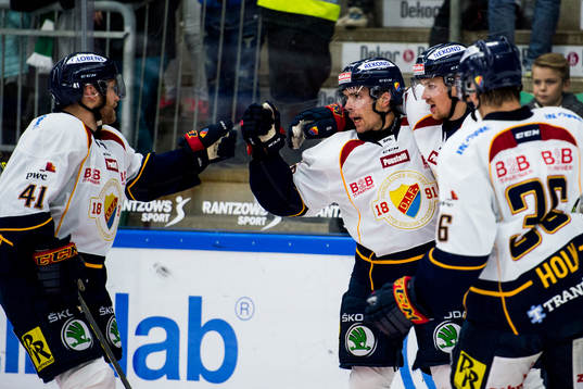 Djurgårdens Matt Anderson (m) jublar