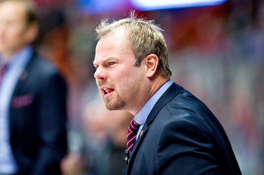 Modos assisterande tränare Henrik Gradin