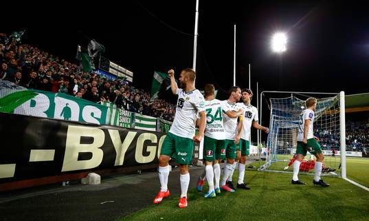 Hammarbys Mats Solheim jublar