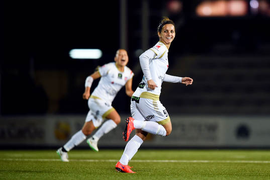 Rosengårds Natasa Andonova jublar