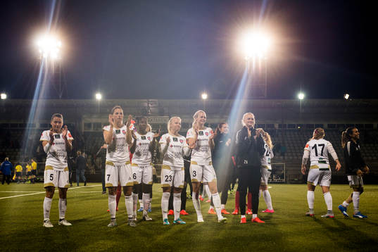 Rosengårds spelare tackar publiken