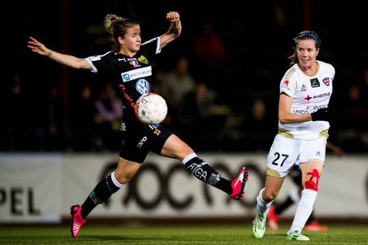 Rosengårds Sofie Pedersen skjuter förbi Umeås Emma