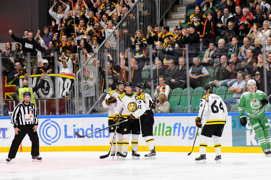 Brynäs firar Greg Scott