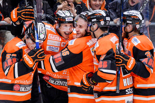 Bläddra bland fler bilder av Ishockey, SHL, Karlskrona - Växjö