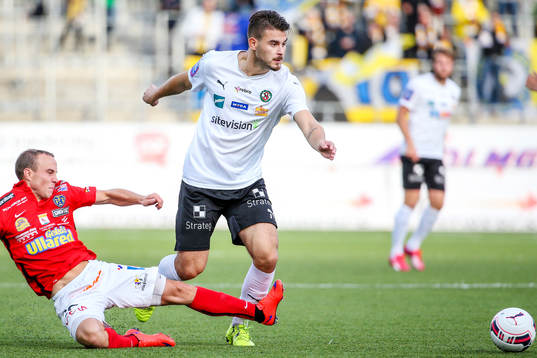 Falkenbergs Carl Wede och Örebros Astrit Ajdarevic
