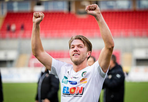 Örebros Martin Broberg jublar