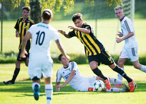 IFK Hässleholms Simon Omari i matchen i juniorallsvenskan