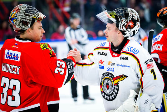 Örebros målvakt Julius Hudacek och Luleås målvakt