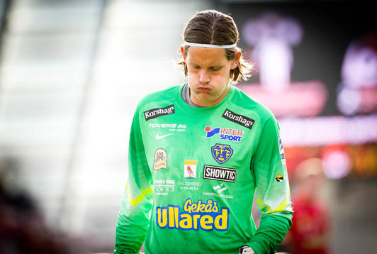 Falkenbergs målvakt Otto Martler deppar