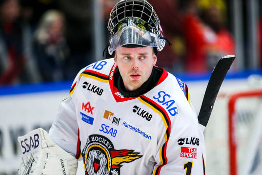 Luleås målvakt Daniel Larsson deppar