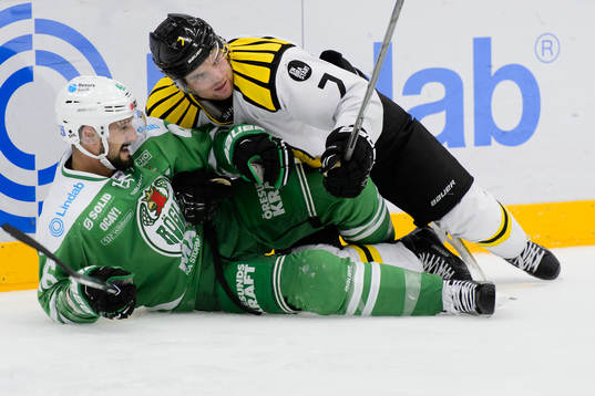Brynäs Ponthus Westerholm hamnar ovanpå Rögles Kevin