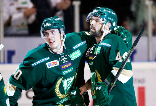Färjestads Sebastian Erixon och Färjestads Milan Gulas