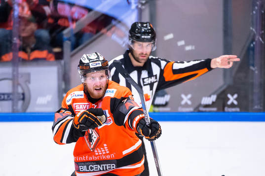 Karlskronas Joachim Rohdin har gjort 2-4 till Karlskrona