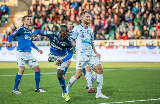 Sundsvalls Pa Amat Dibba nickar in 2-1 målet