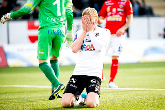 Örebros Karl Holmberg deppar