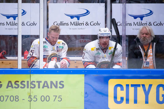 Växjös Liam Reddox och Teemu Laakso sitter utvisade