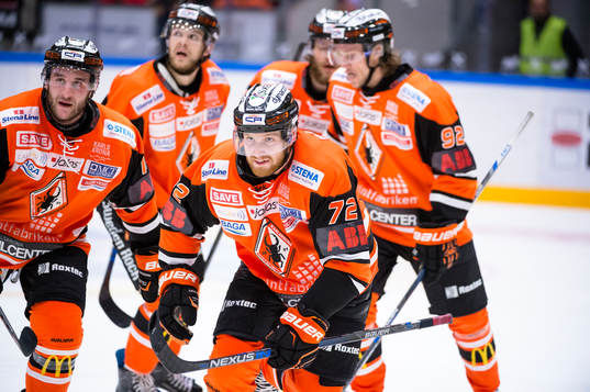 Karlskronas Joachim Rohdin har gjort 2-4 till Karlskrona