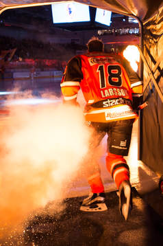 Karlskronas Emil Larsson åker ut på isen