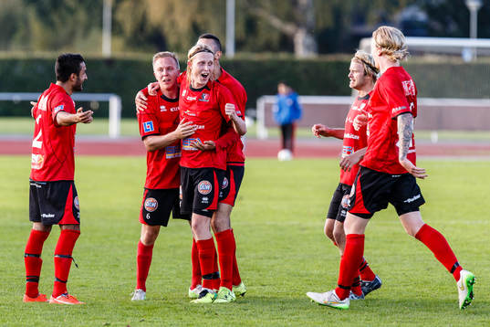 Trollhättans Oscar Ehner jublar