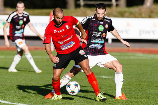 Trollhättans Josef Daoud med bollen