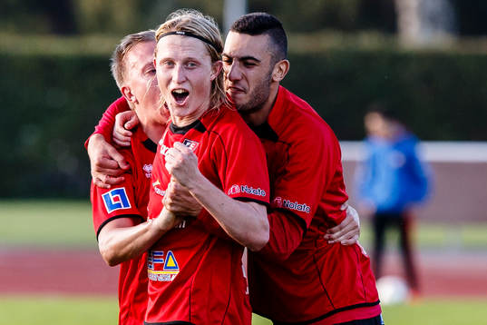 Bläddra bland fler bilder av Fotboll , Div 2 Norra Götaland, Lidköping - Trollhättan