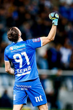Norrköpings målvakt David Mitov Nilsson jublar