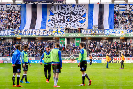 IFK Göteborgs klack Ultras med tifo