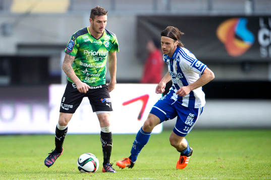 Halmstads James Keene och IFK Göteborgs Gustav Svensson