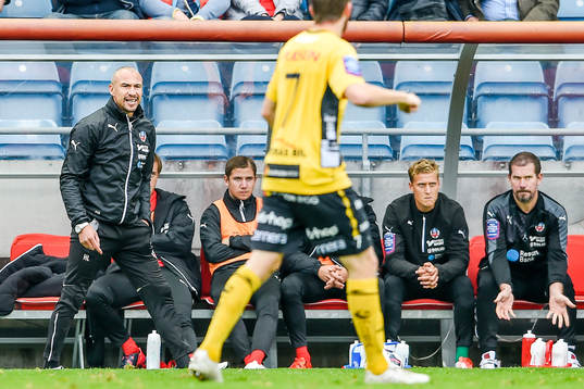 Helsingborgs manager Henrik Larsson irriterad