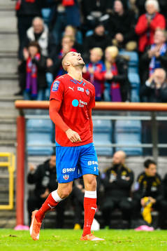 Helsingborgs Robin Simovic jublar