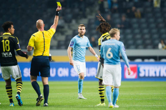 Malmös Rasmus Bengtsson tilldelas sitt andra röda kort